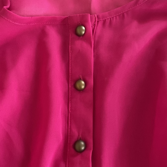 Beautiful Blouse. - Picture 2 of 2